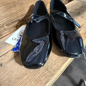 Cider Black Patent Mary Jane Flats with Strap NWT